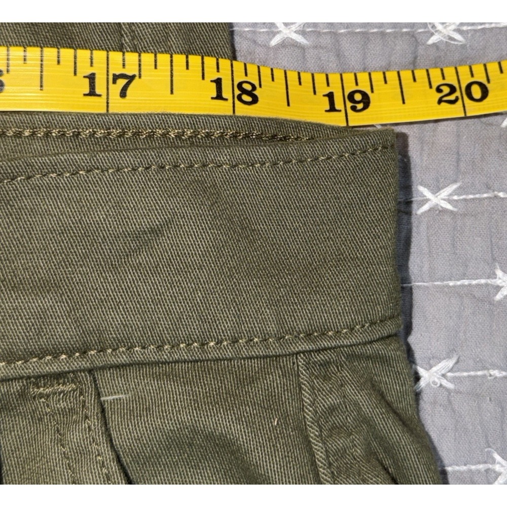 Levi's Utility Shorts Womens Size 34 Waist 38" Mid Rise Olive Green NWT - Picture 7 of 7